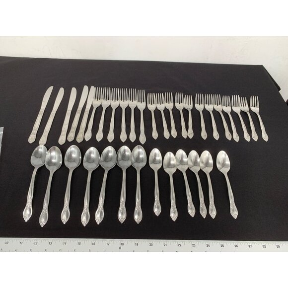 32 Piece Lot Stainless Steel Japan Marked Flatware - Picture 2 of 12